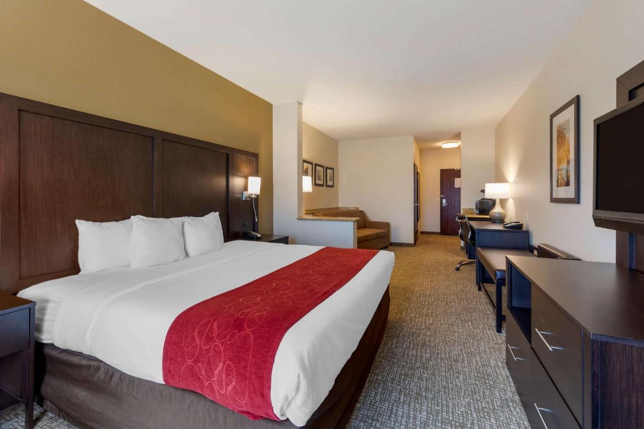 Comfort Airport Convention Center Hotel 3*